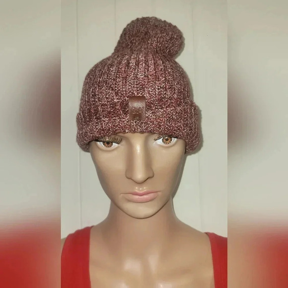 Woman's Beanie hat - Picture 1 of 4
